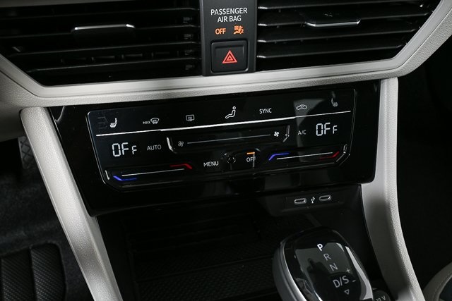 2025 Volkswagen Jetta 1.5T SE photo 13