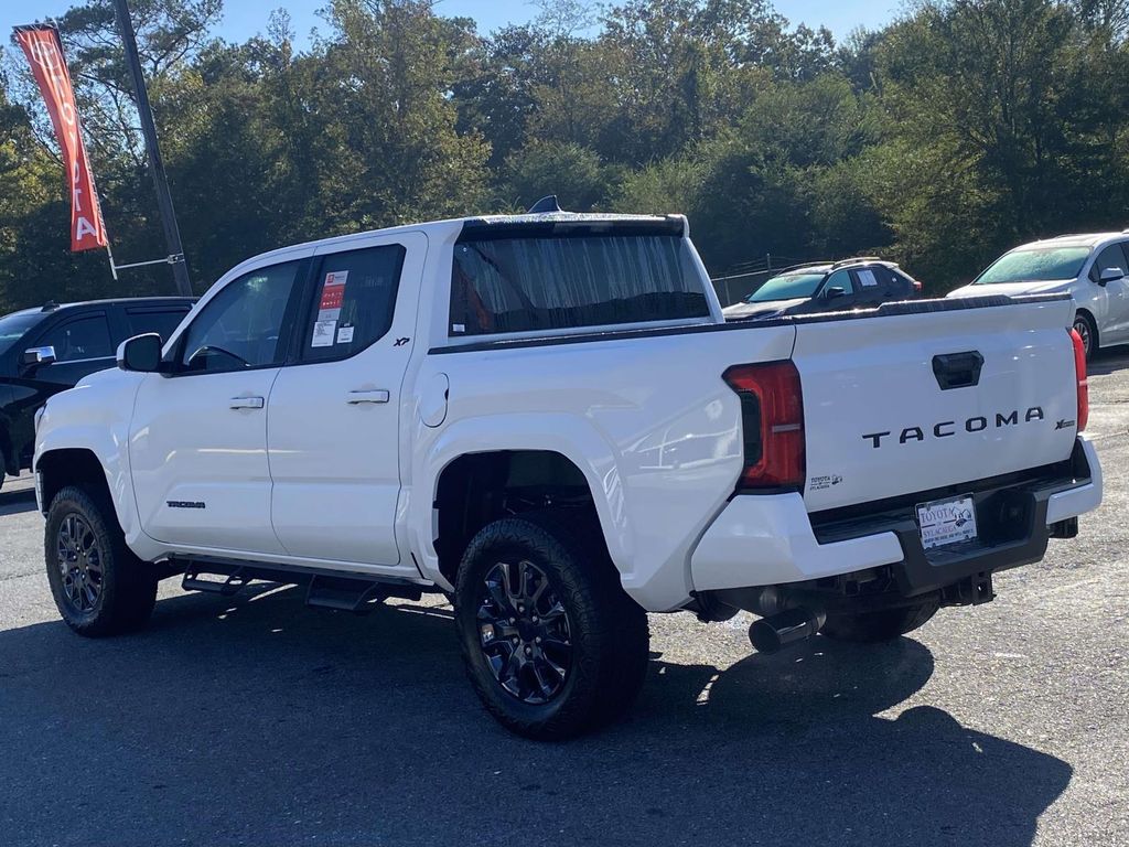 2025 Toyota Tacoma SR5 photo 3