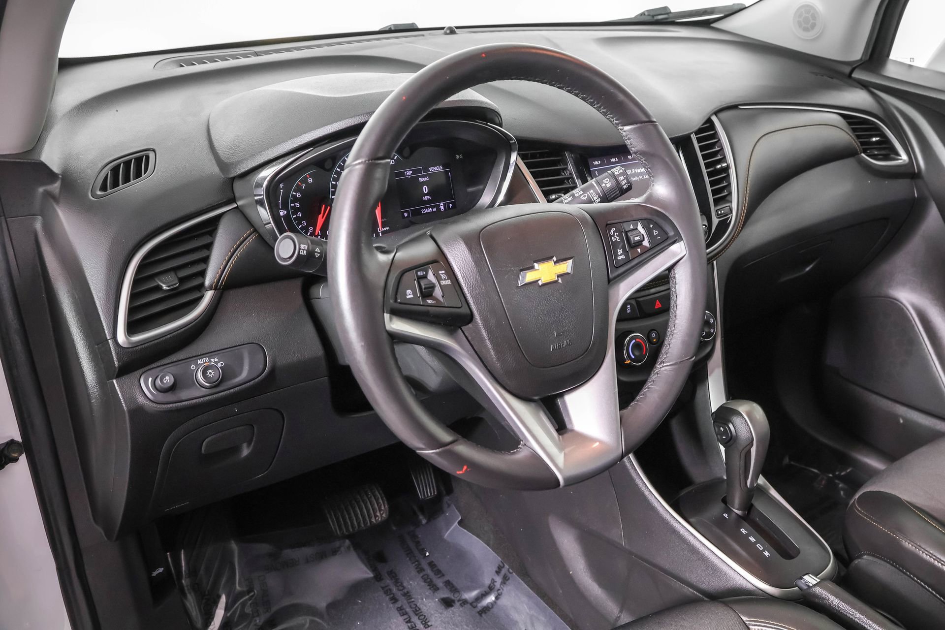 2020 Chevrolet Trax LT photo 3
