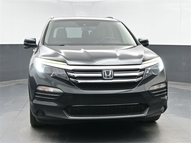 2018 Honda Pilot Touring photo 2