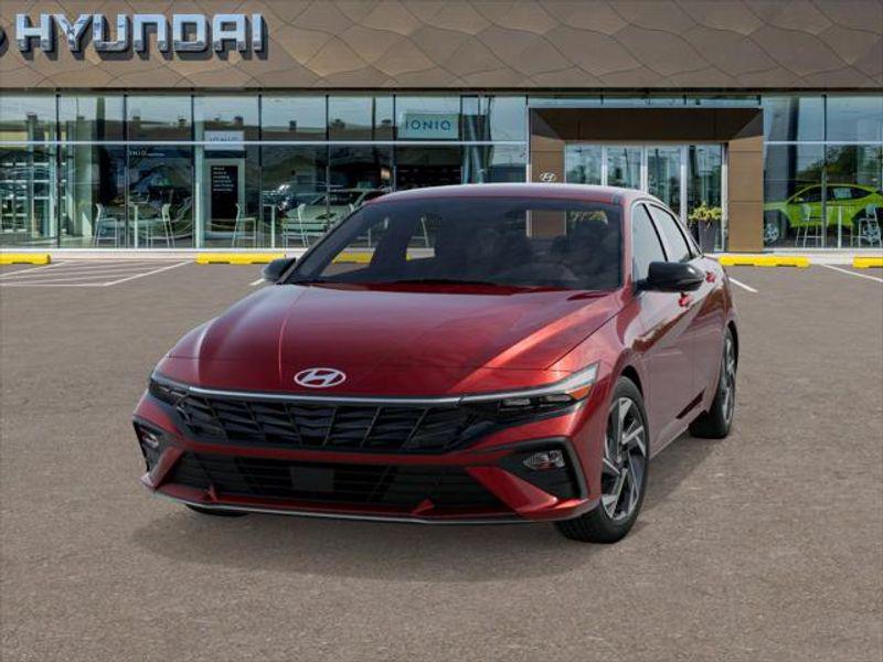 2025 Hyundai Elantra SEL Sport photo 4