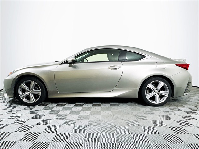 2016 Lexus RC 200t photo 3