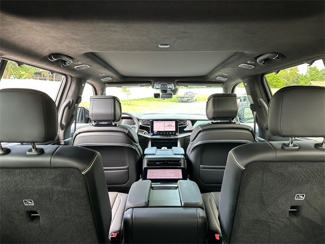 2024 Jeep Grand Wagoneer II photo 11