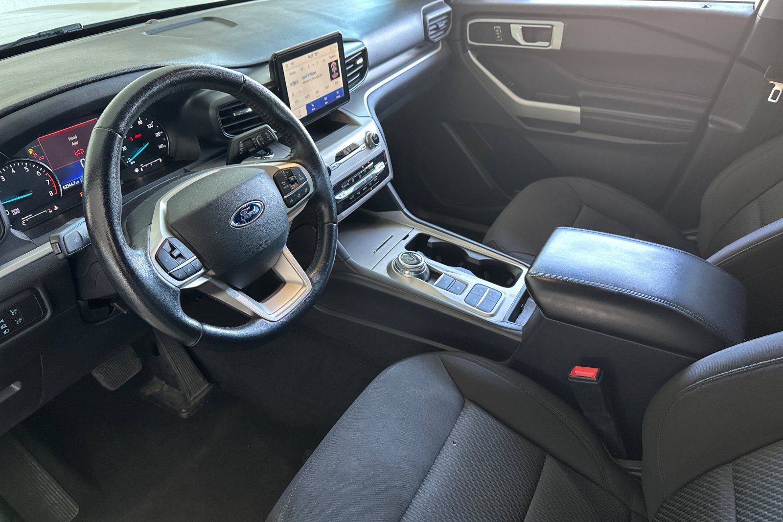 2022 Ford Explorer XLT photo 9