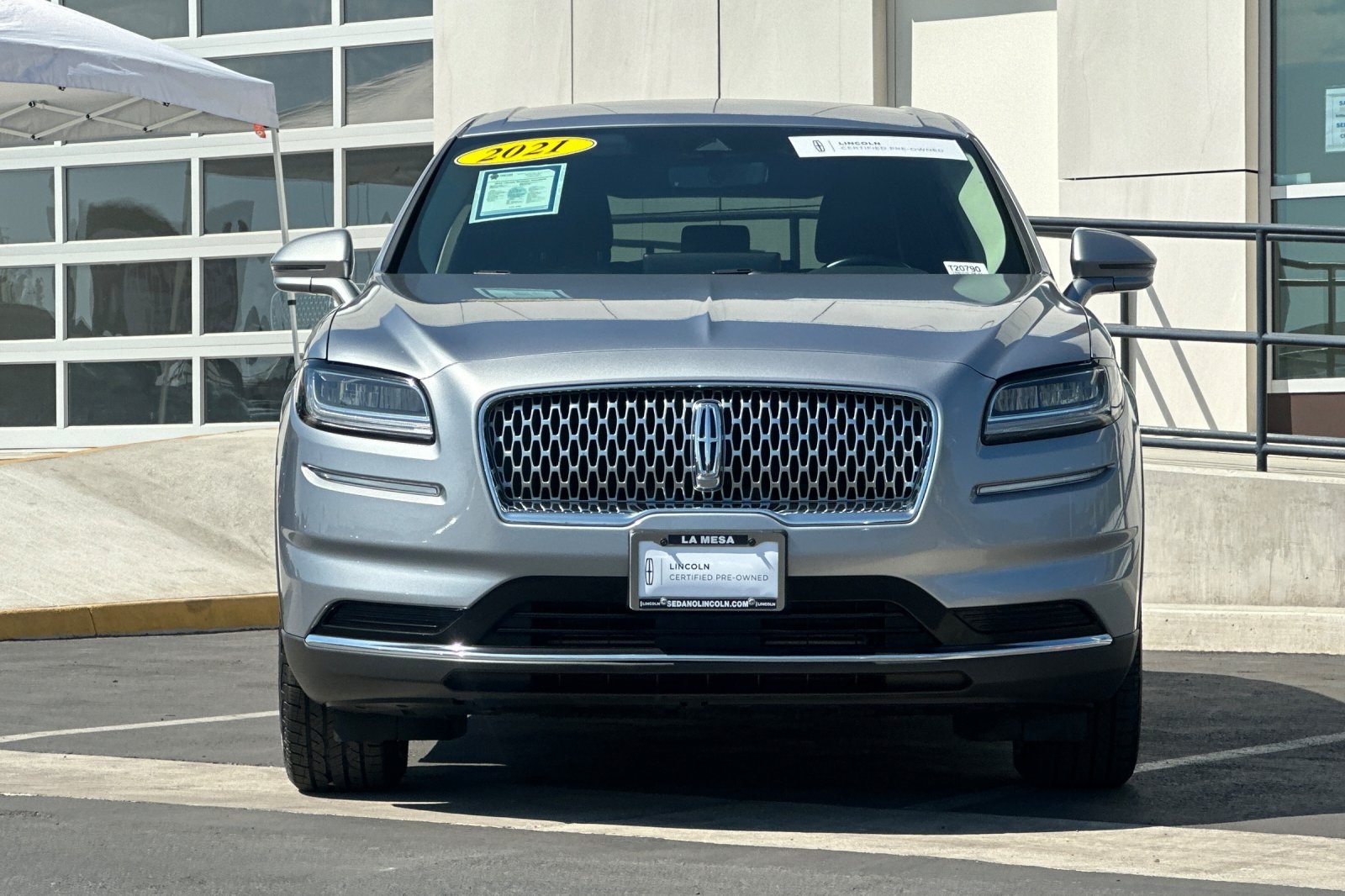 2021 Lincoln Nautilus Standard photo 4
