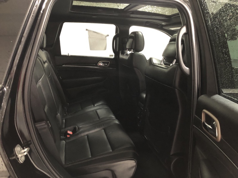 2017 Jeep Grand Cherokee Overland photo 8
