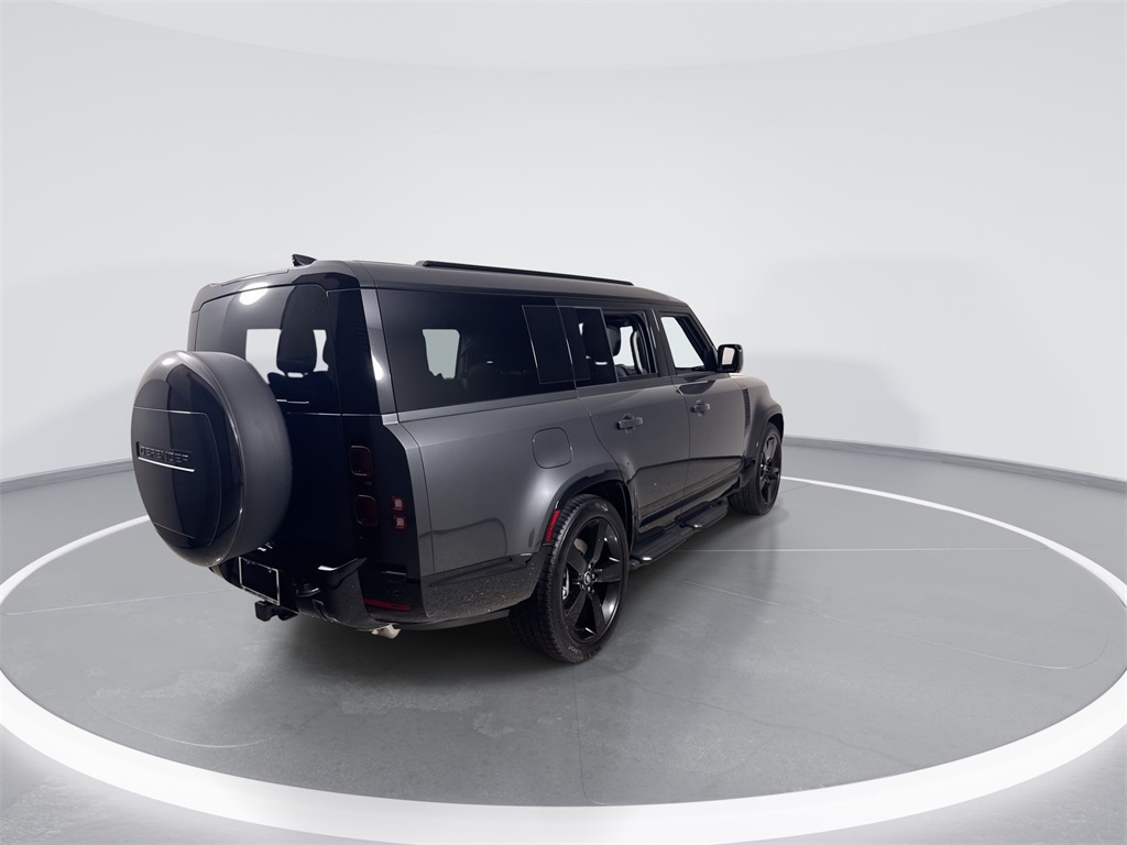 2025 Land Rover Defender 130 X-Dynamic SE photo 7