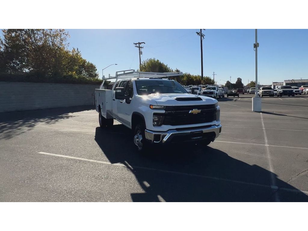 2024 Chevrolet Silverado 3500HD Work Truck photo 3