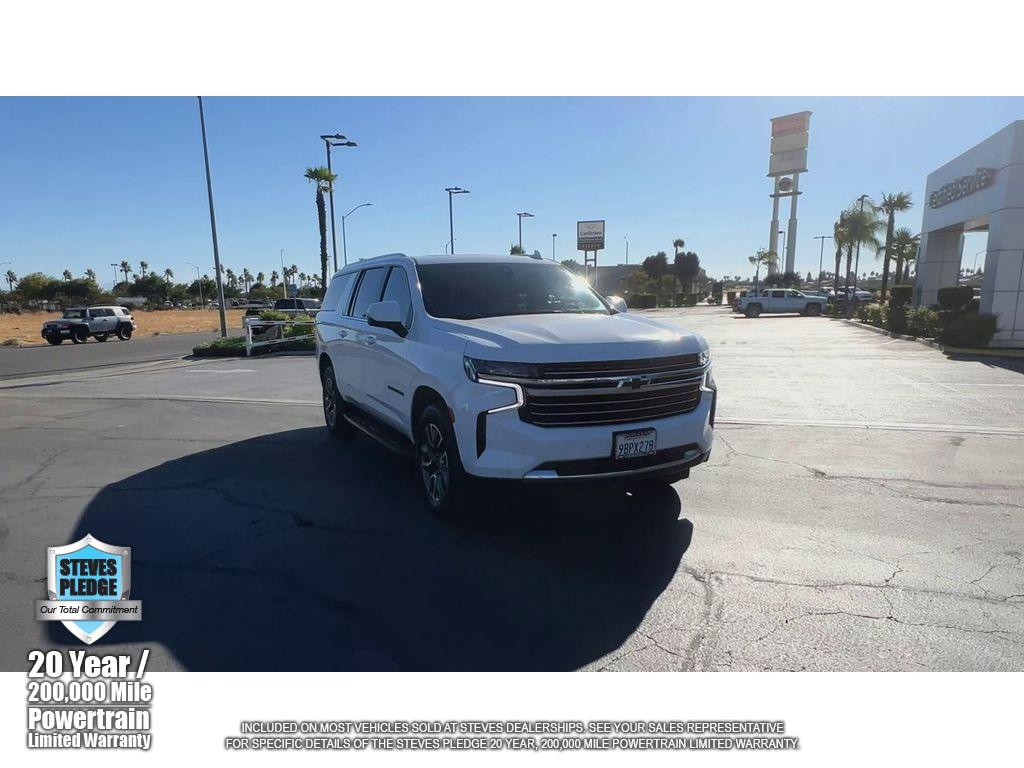 2022 Chevrolet Suburban LT photo 3