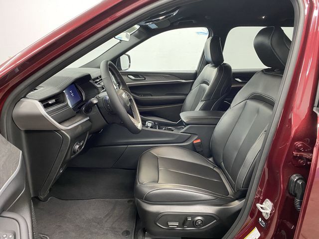 2025 Jeep Grand Cherokee Limited photo 4