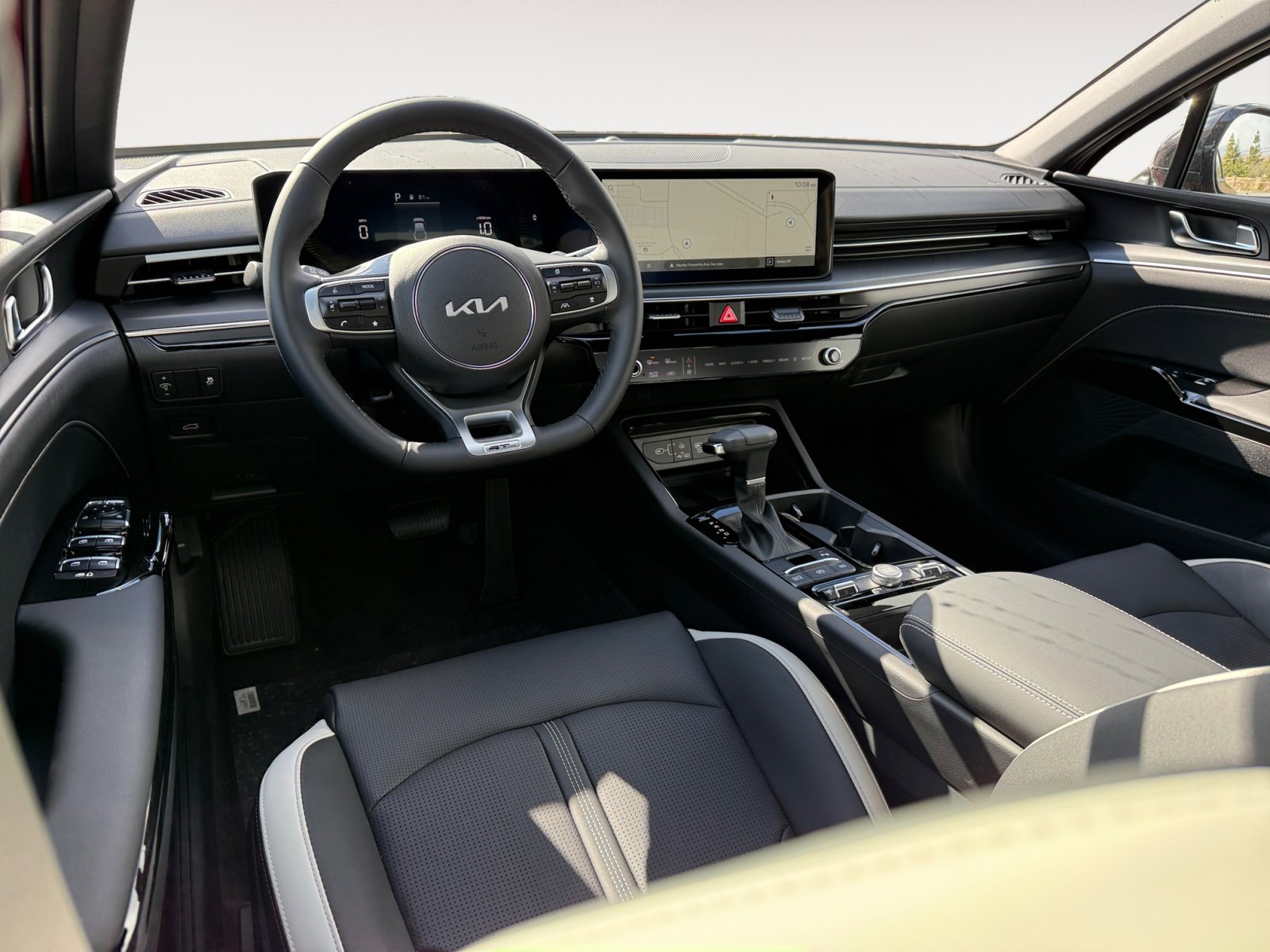 2025 Kia K5 GT-Line photo 15