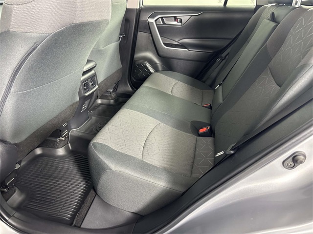 2024 Toyota RAV4 XLE photo 9