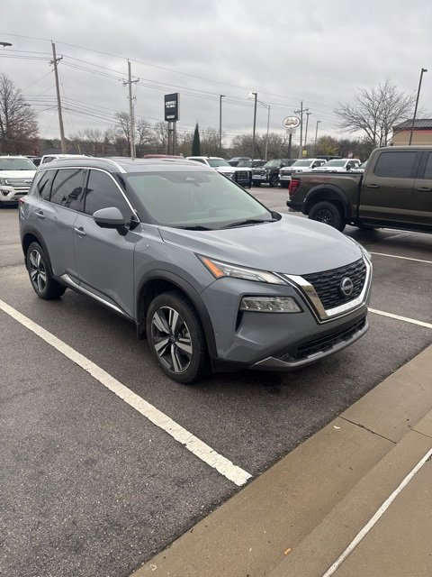2022 Nissan Rogue SL's photo
