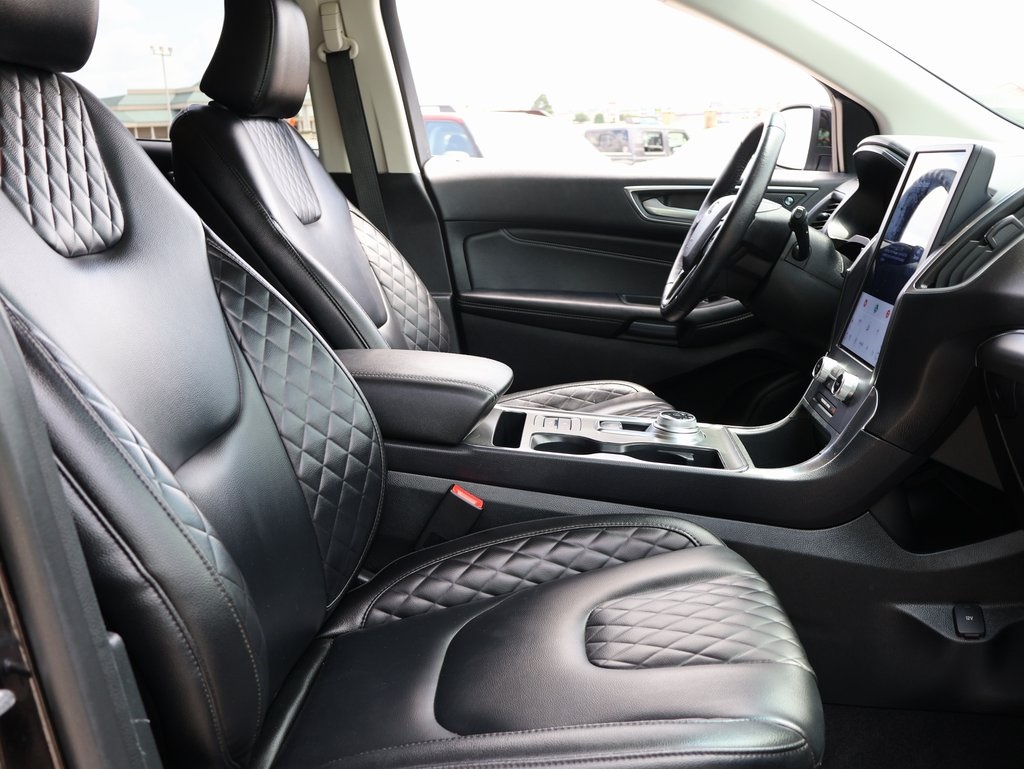 2023 Ford Edge Titanium photo 8