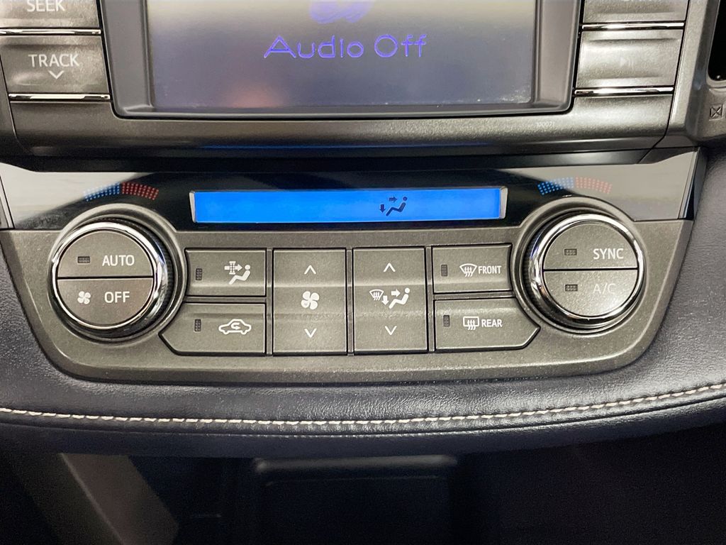 2013 Toyota RAV4 XLE photo 13