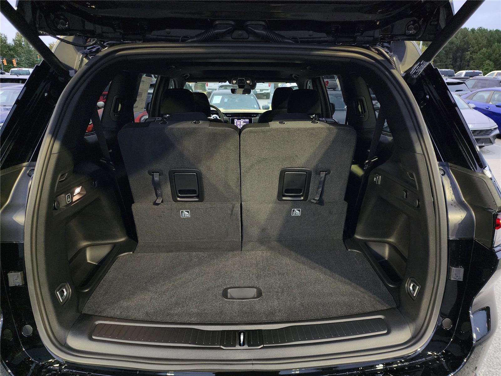 2025 Jeep Grand Cherokee Laredo X photo 2