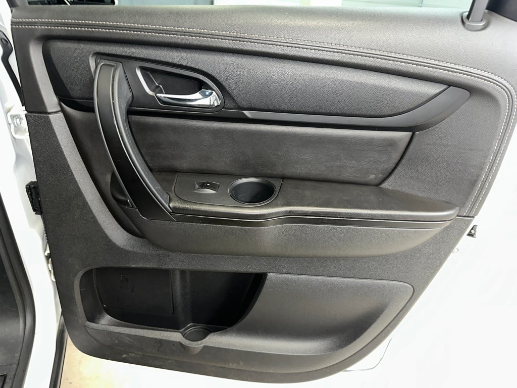 2017 Chevrolet Traverse 1LT photo 26