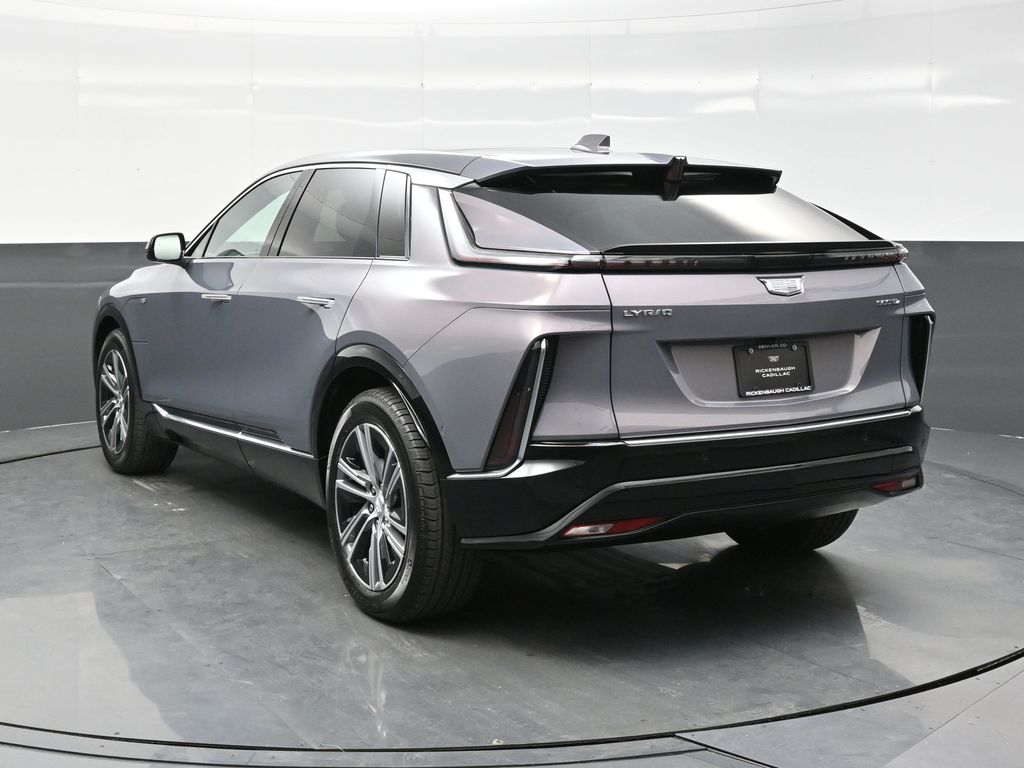 2025 Cadillac Lyriq Luxury photo 4