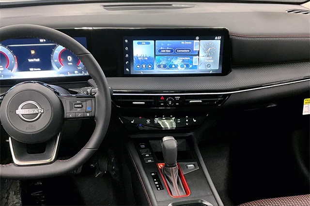 2025 Nissan Kicks SR photo 7
