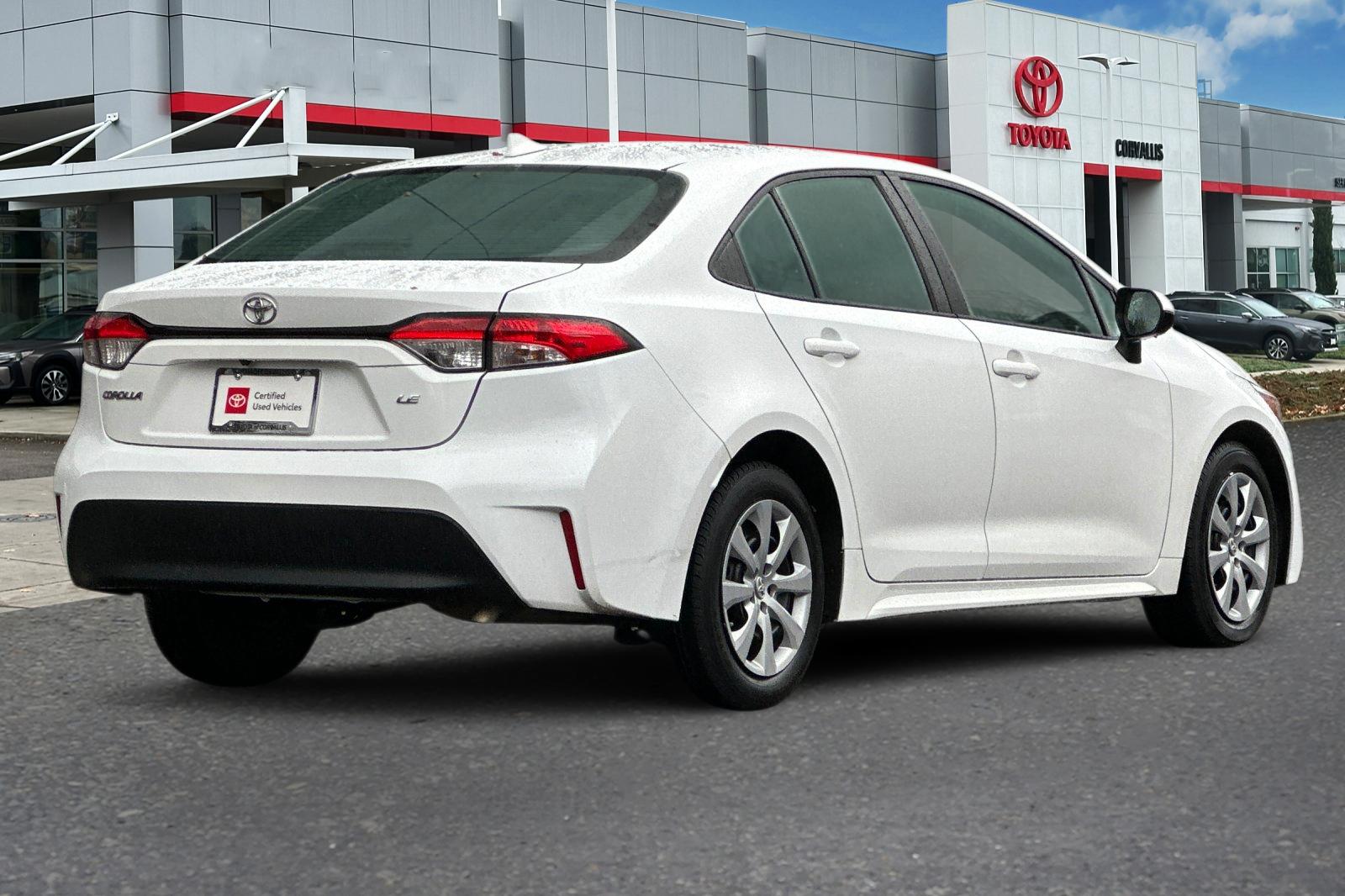 2023 Toyota Corolla LE photo 3
