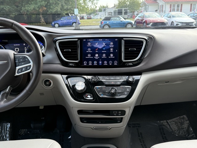 2018 Chrysler Pacifica Touring Plus photo 27