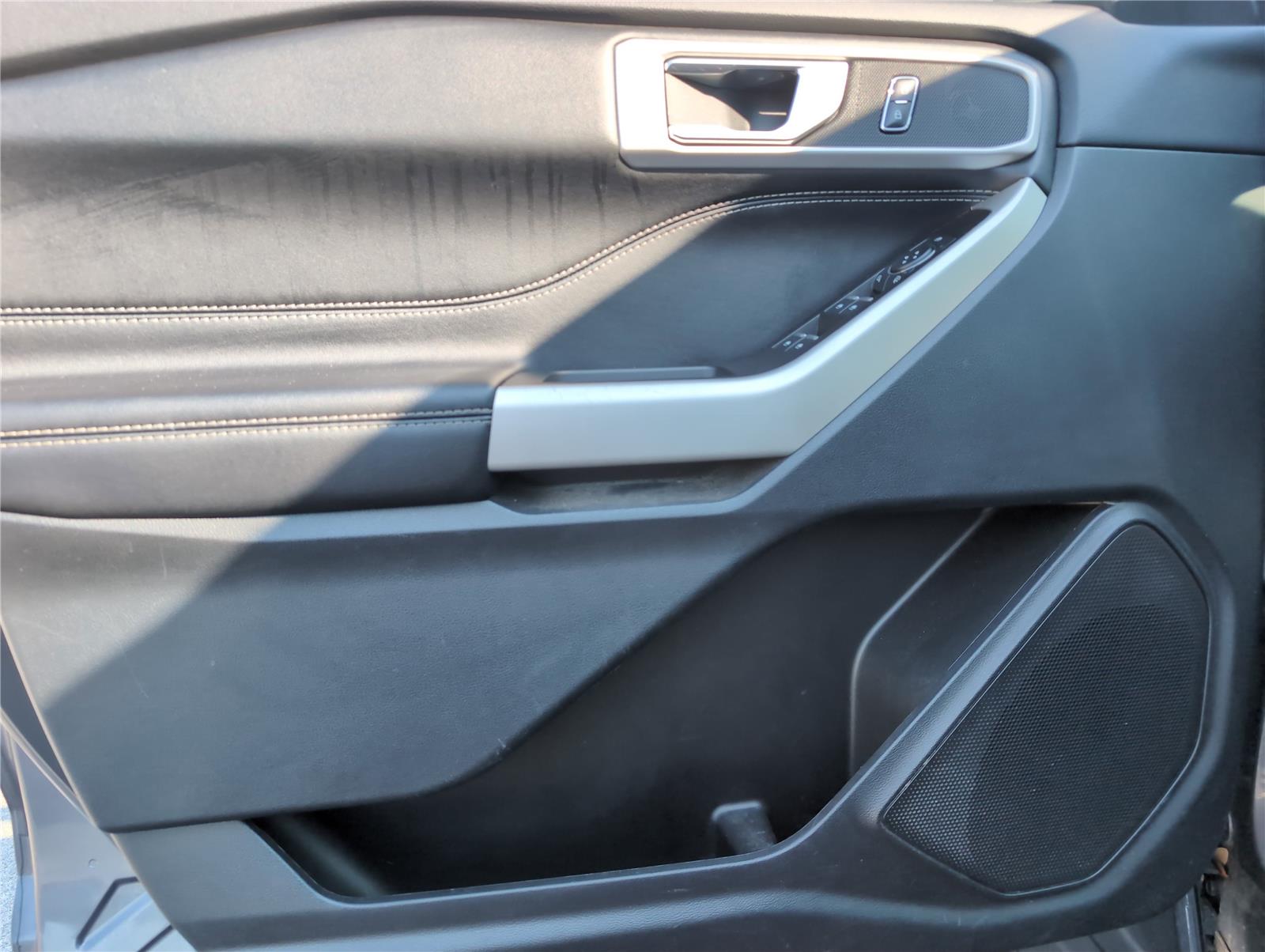 2022 Ford Explorer XLT photo 8