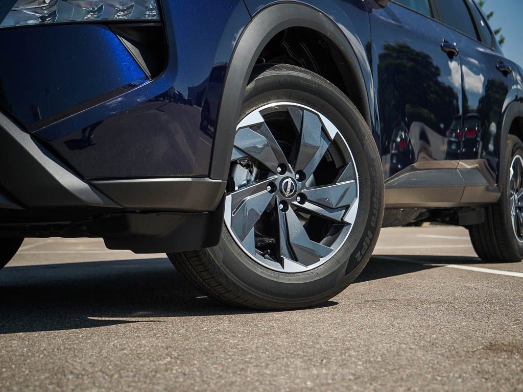 2026 Nissan Rogue SV photo 5