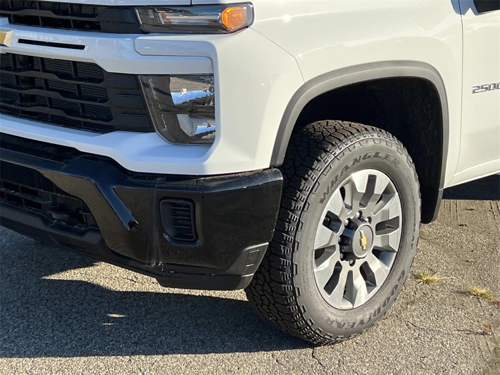 2026 Chevrolet Silverado 2500HD Custom photo 8