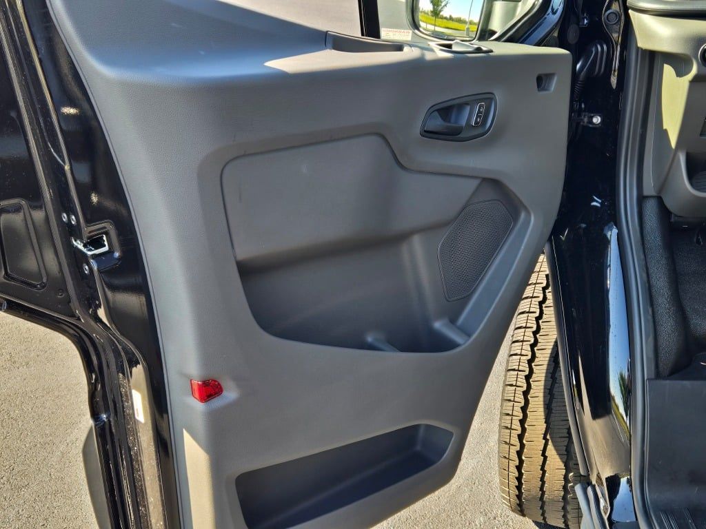 2025 Ford Transit Passenger photo 11