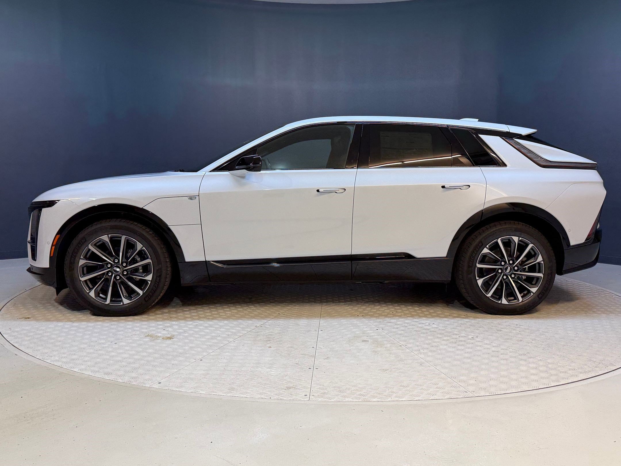 2026 Cadillac Lyriq Sport photo 2