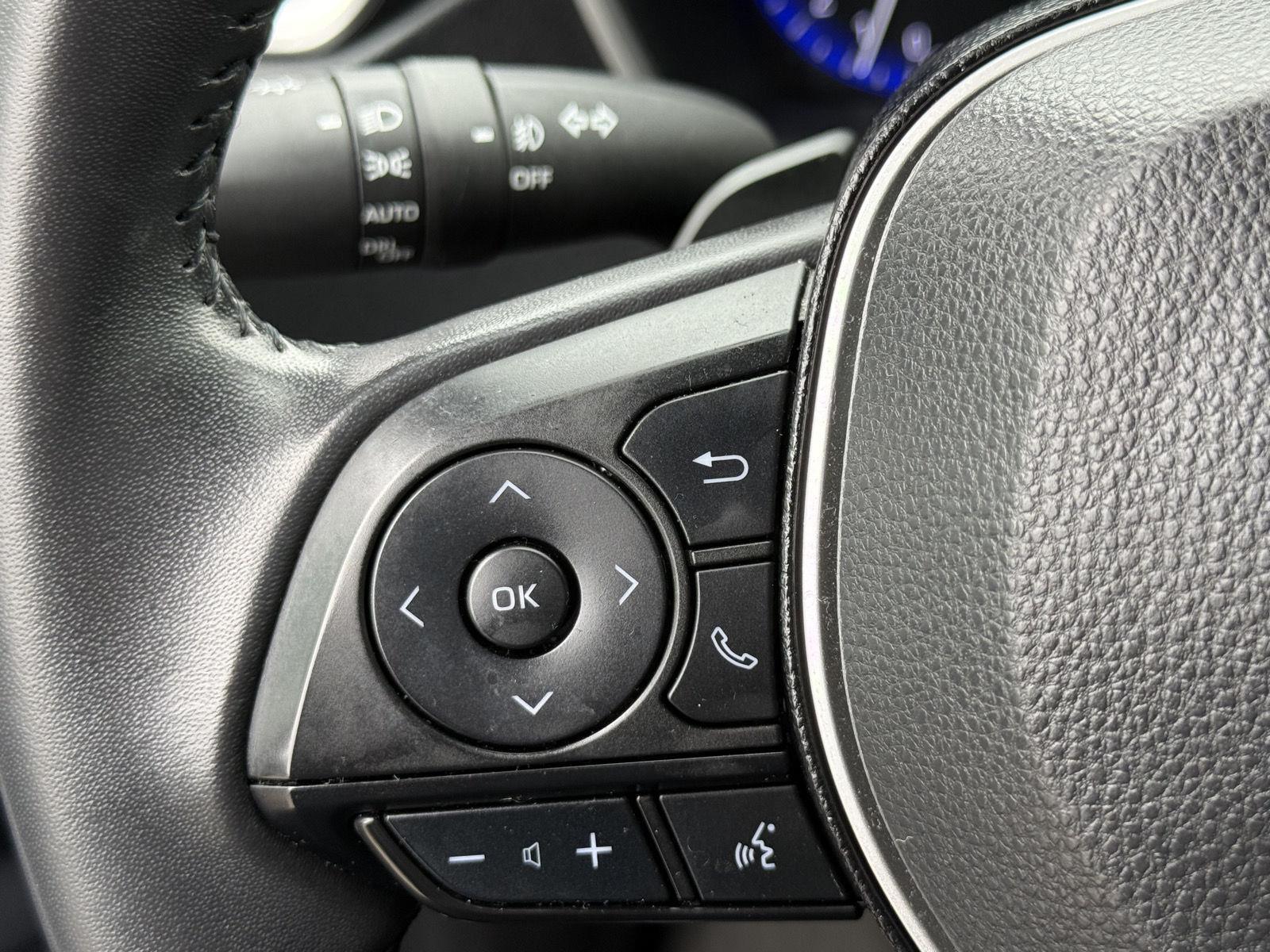 2019 Toyota Corolla XSE photo 16