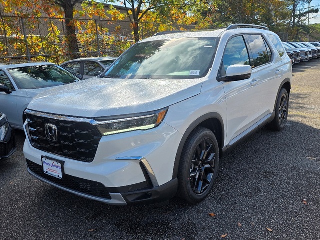 2025 Honda Pilot Touring's photo