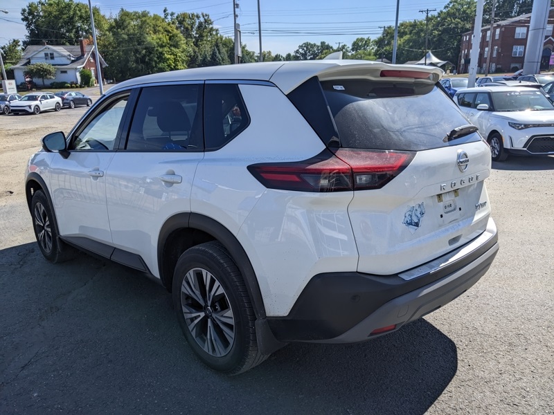 2021 Nissan Rogue SV photo 5