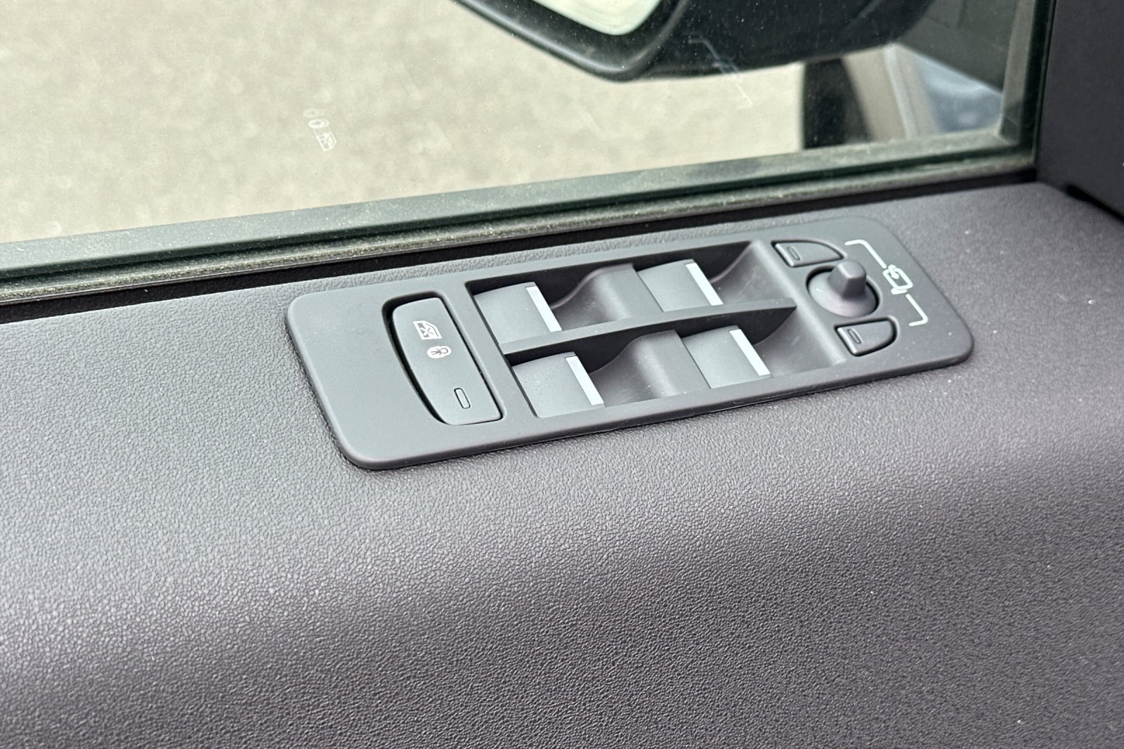 2025 Land Rover Discovery Sport Dynamic SE photo 11