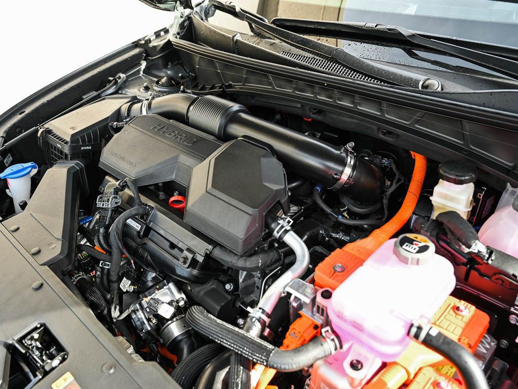 2026 Hyundai Tucson Hybrid Limited photo 4