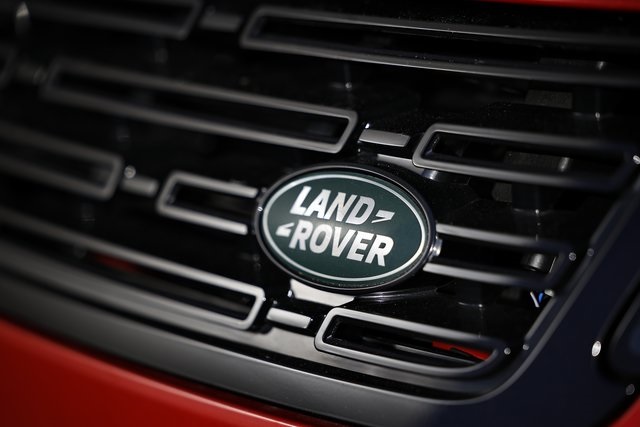 2025 Land Rover Range Rover Sport SE photo 4