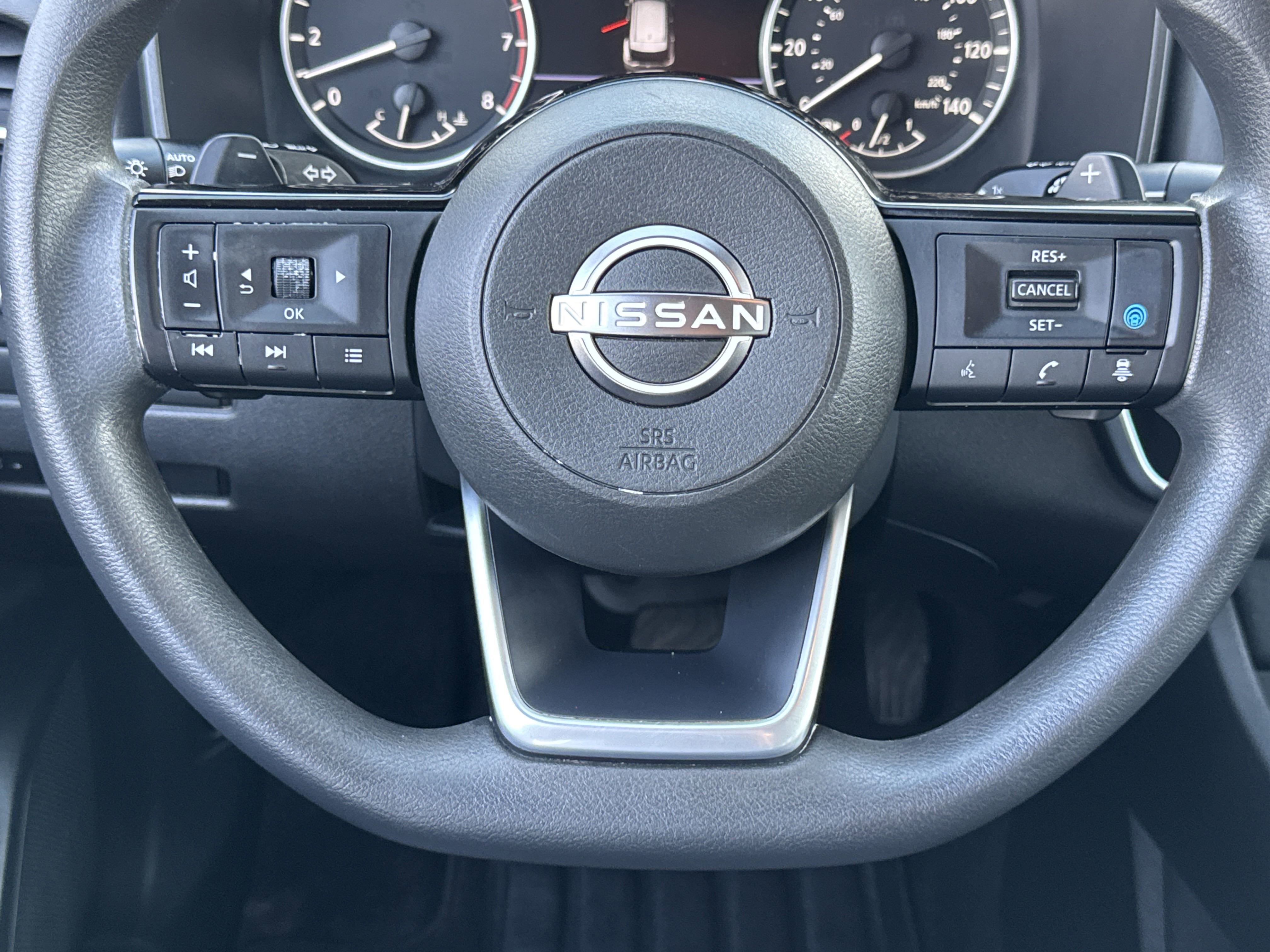 2023 Nissan Rogue SV photo 4