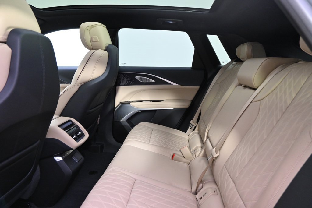 2025 Cadillac Lyriq Sport photo 12