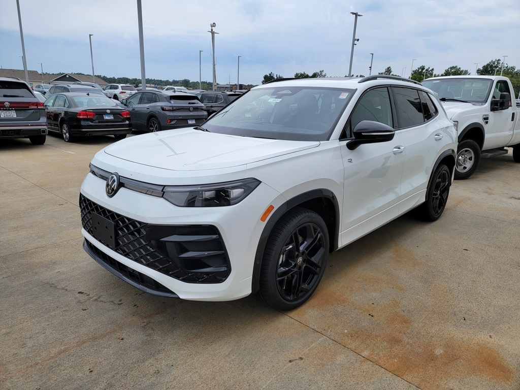 2025 Volkswagen Tiguan SE R-Line Black photo 4