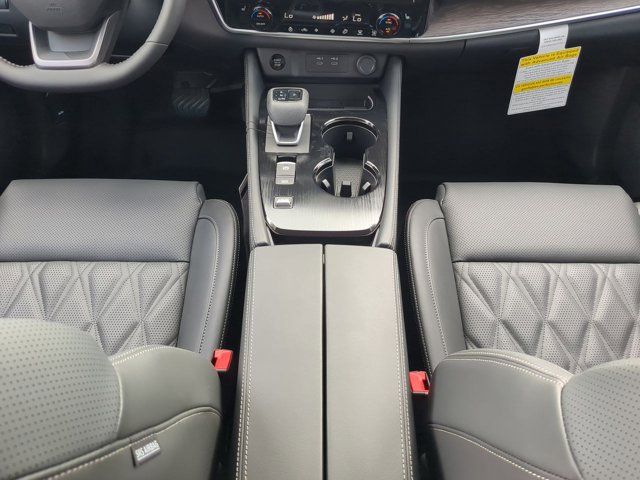 2025 Nissan Rogue Platinum photo 19