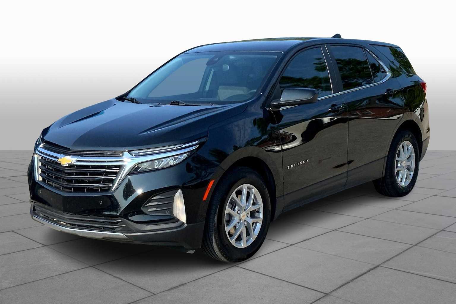 2023 Chevrolet Equinox LT photo 2