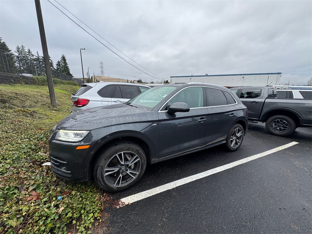 2020 Audi Q5 Premium Plus's photo