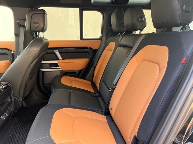 2024 Land Rover Defender 110 X-Dynamic SE photo 7