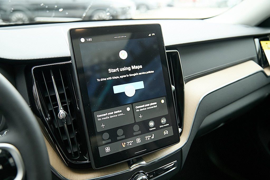 2026 VOLVO XC60 - Image 15