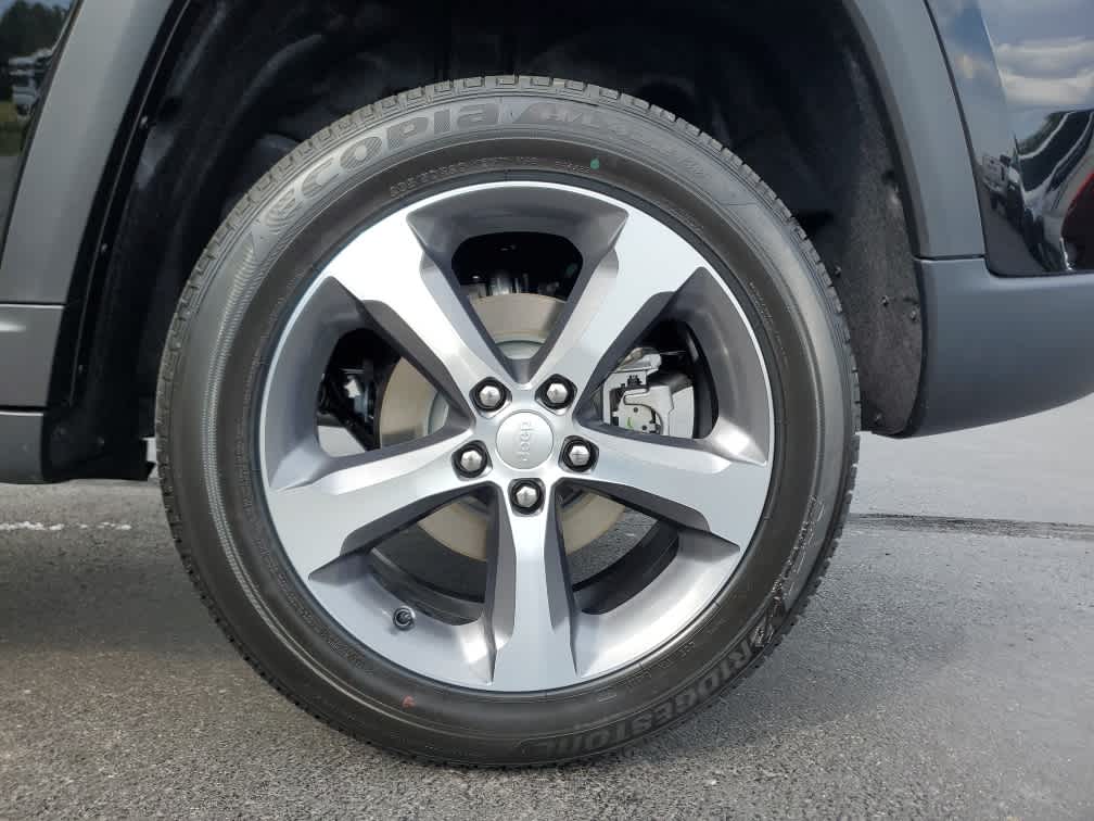 2025 Jeep Grand Cherokee Limited photo 6