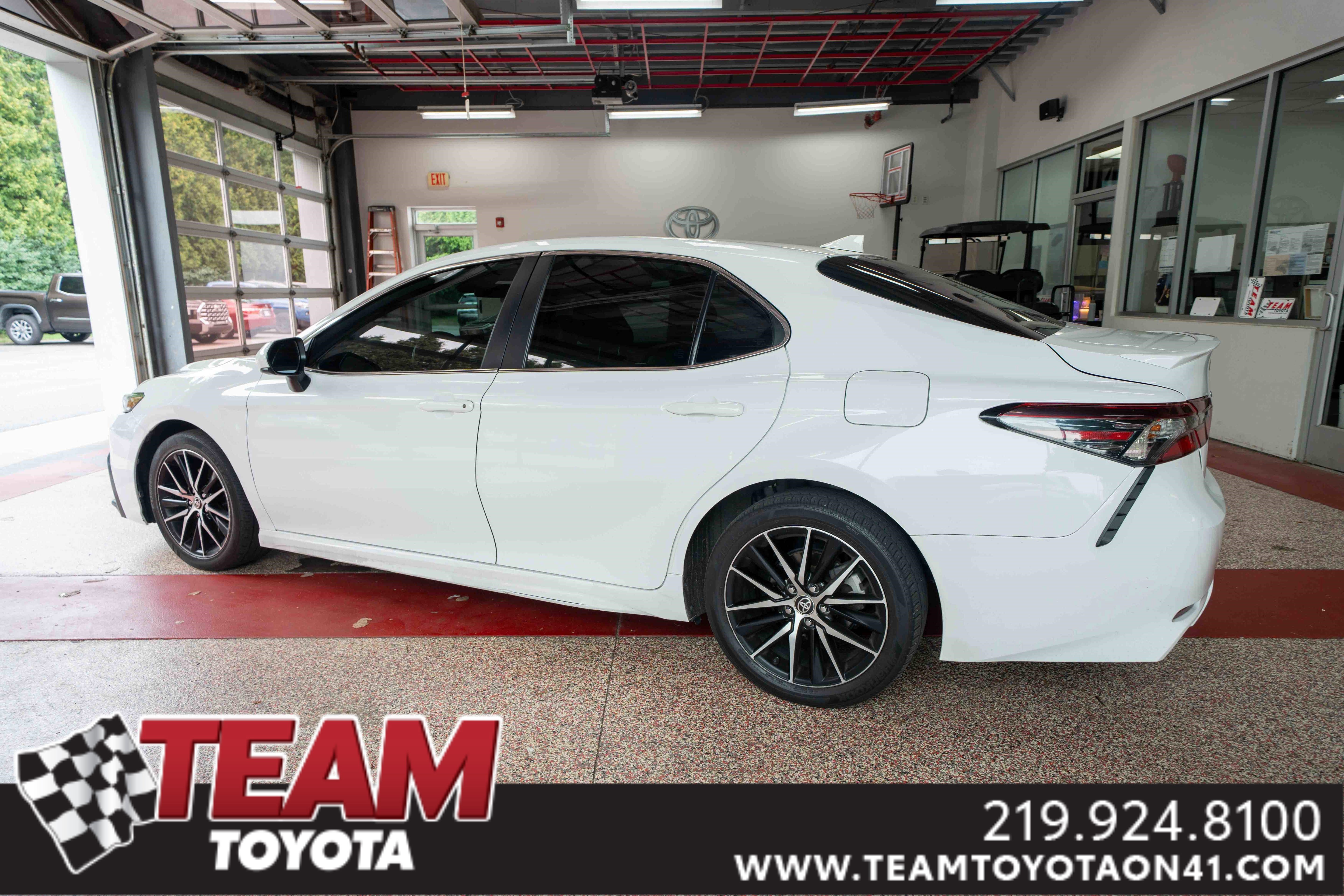 Used 2021 Toyota Camry SE with VIN 4T1G11AK0MU561472 for sale in Schererville, IN