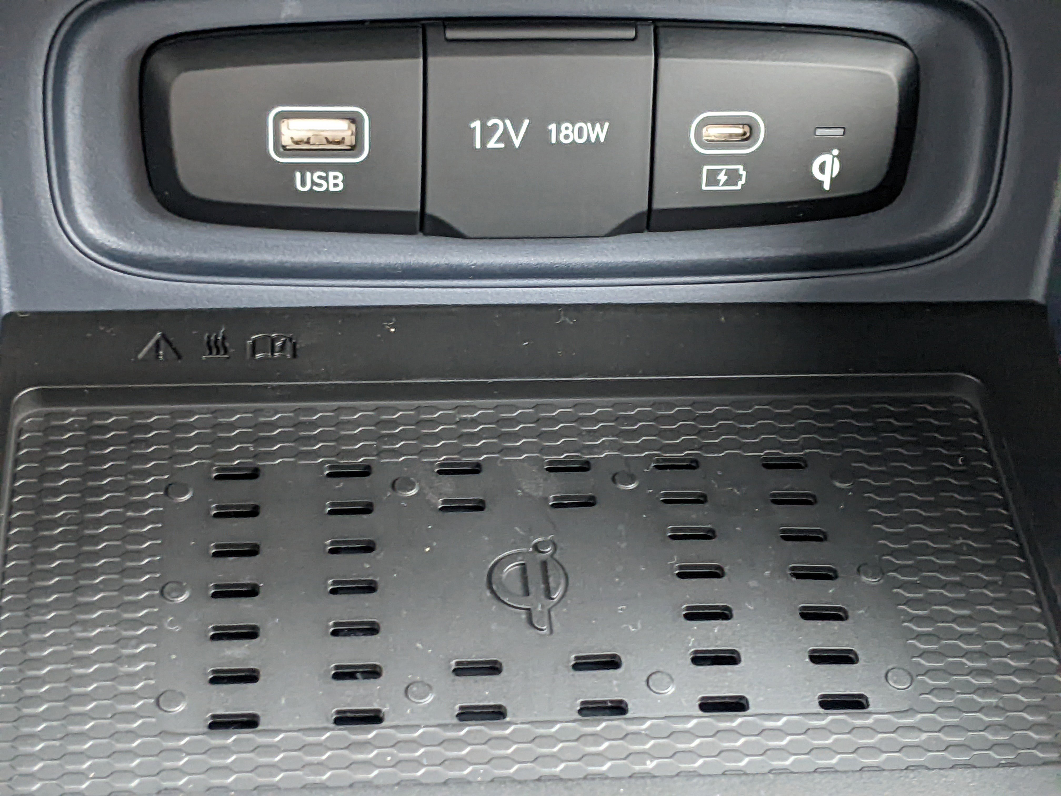 2025 Hyundai Venue SEL Limited photo 26