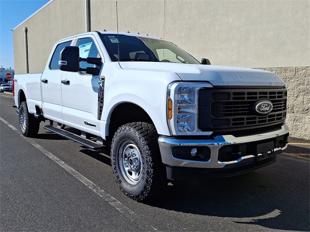 2025 Ford F-350 photo 2