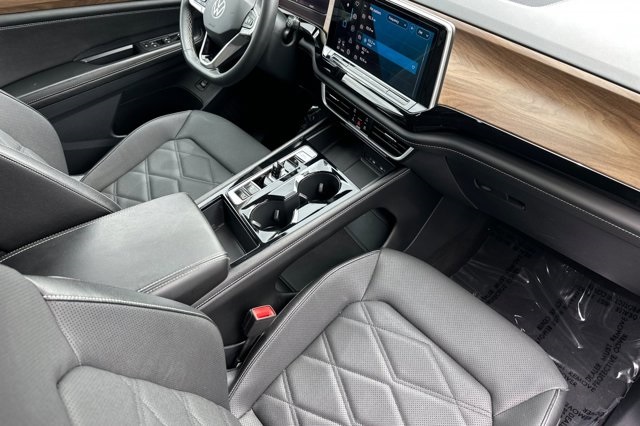 2024 Volkswagen Atlas SE Technology photo 17