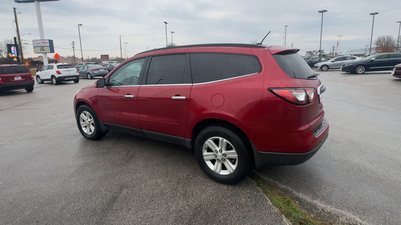 2014 Chevrolet Traverse 2LT photo 2